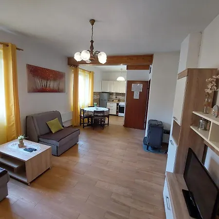 Rozmari Apartment